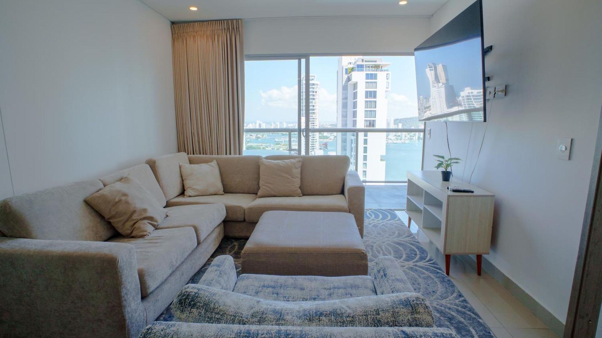 I Bedroom Infinitum View 32nd Floor