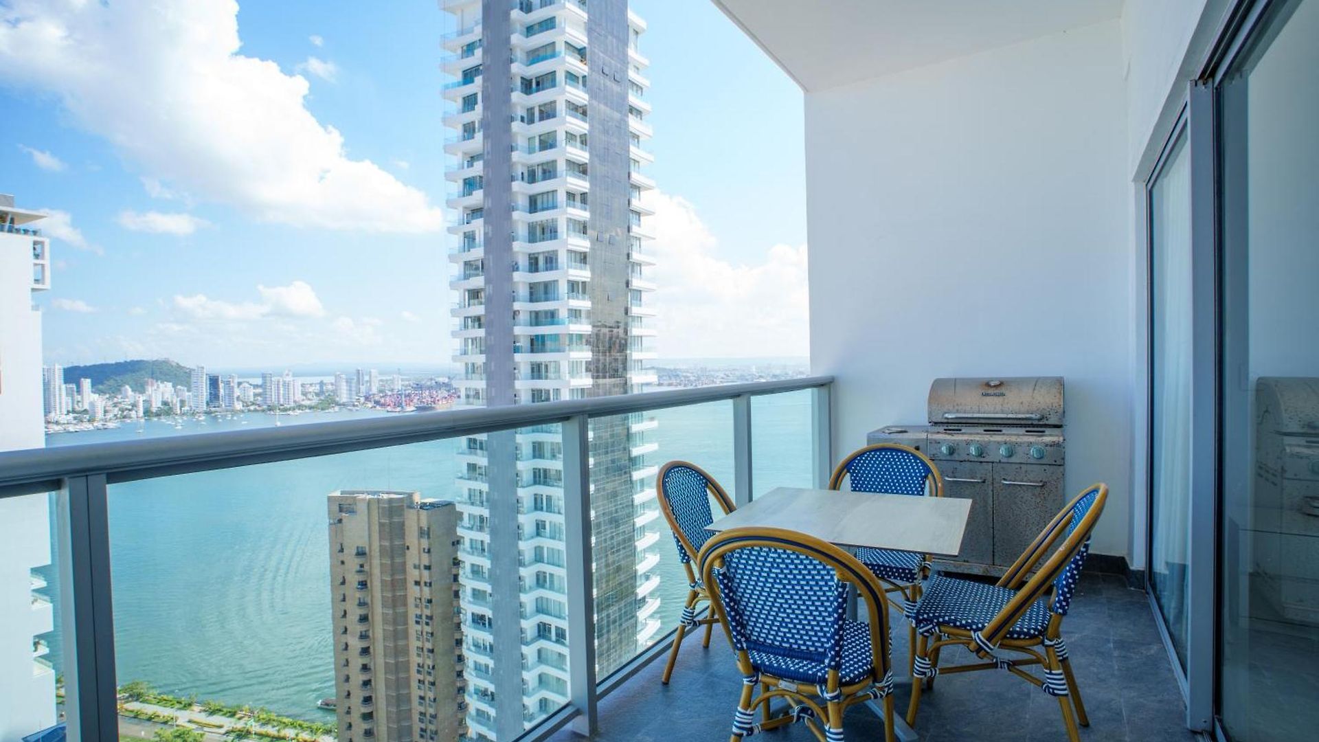 I Bedroom Infinitum View 32nd Floor *